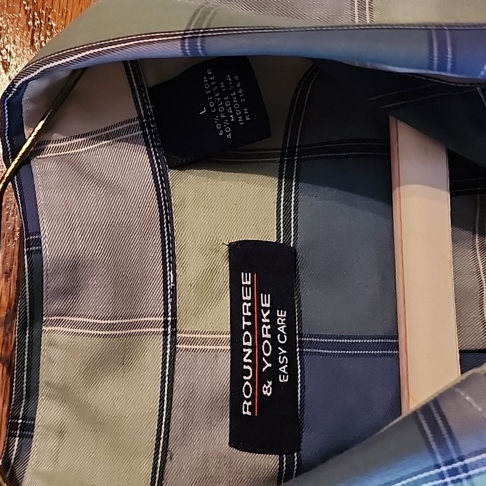 ✨️3/$20 ✨️Roundtree & Yorke shirt - Picture 3 of 5